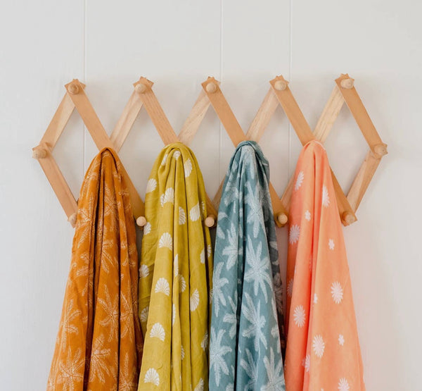 Bamboo + Cotton Muslin Swaddle Wrap // Peach - Daisy Print
